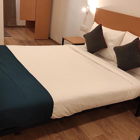 Crayons Hotel Chennai Luaran gambar