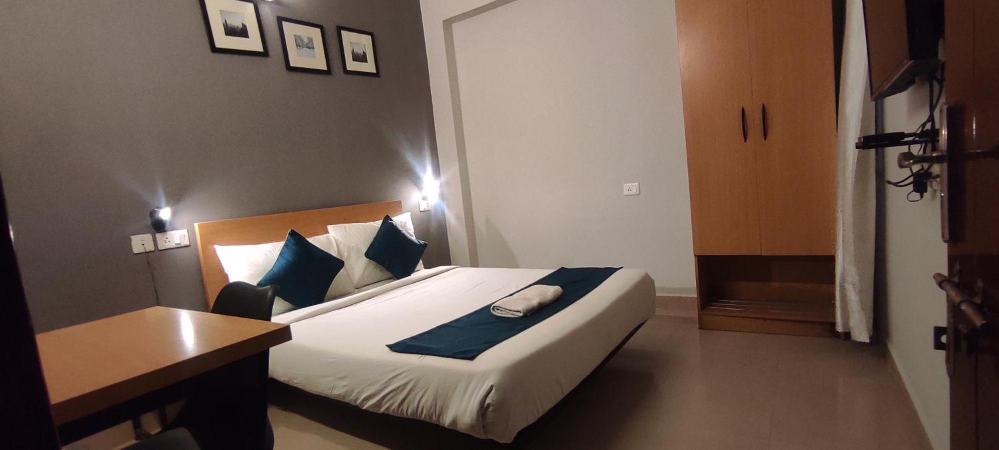 Crayons Hotel Chennai Luaran gambar